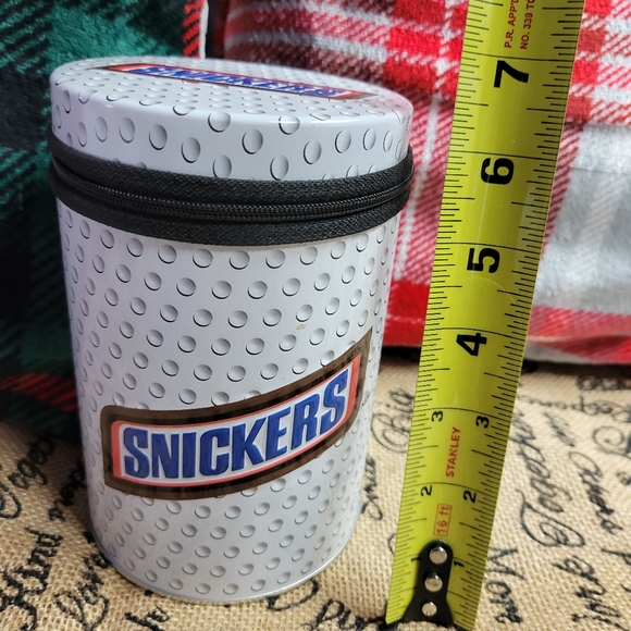 Vintage 2004 snickers golf zipper tin very cute used condition - Picture 3 of 9